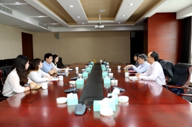 平湖市关工委主任邱其良莅临太阳集团官网调研下一代工作